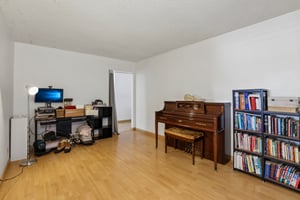 2199 Avenida de las Flores-S1409-019.jpg