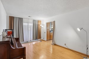 2199 Avenida de las Flores-S1409-021.jpg