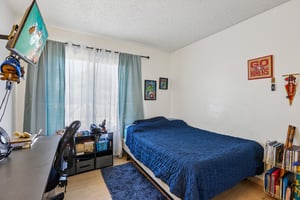 2199 Avenida de las Flores-S1409-022.jpg