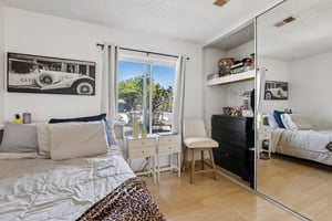 2199 Avenida de las Flores-S1409-028.jpg