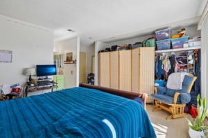2199 Avenida de las Flores-S1409-033.jpg