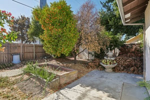 2199 Avenida de las Flores-S1409-042.jpg