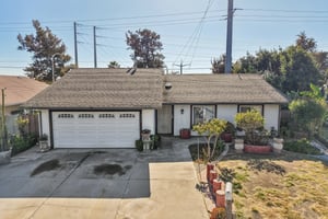 2199 Avenida de las Flores-S1409-046.jpg