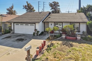 2199 Avenida de las Flores-S1409-047.jpg
