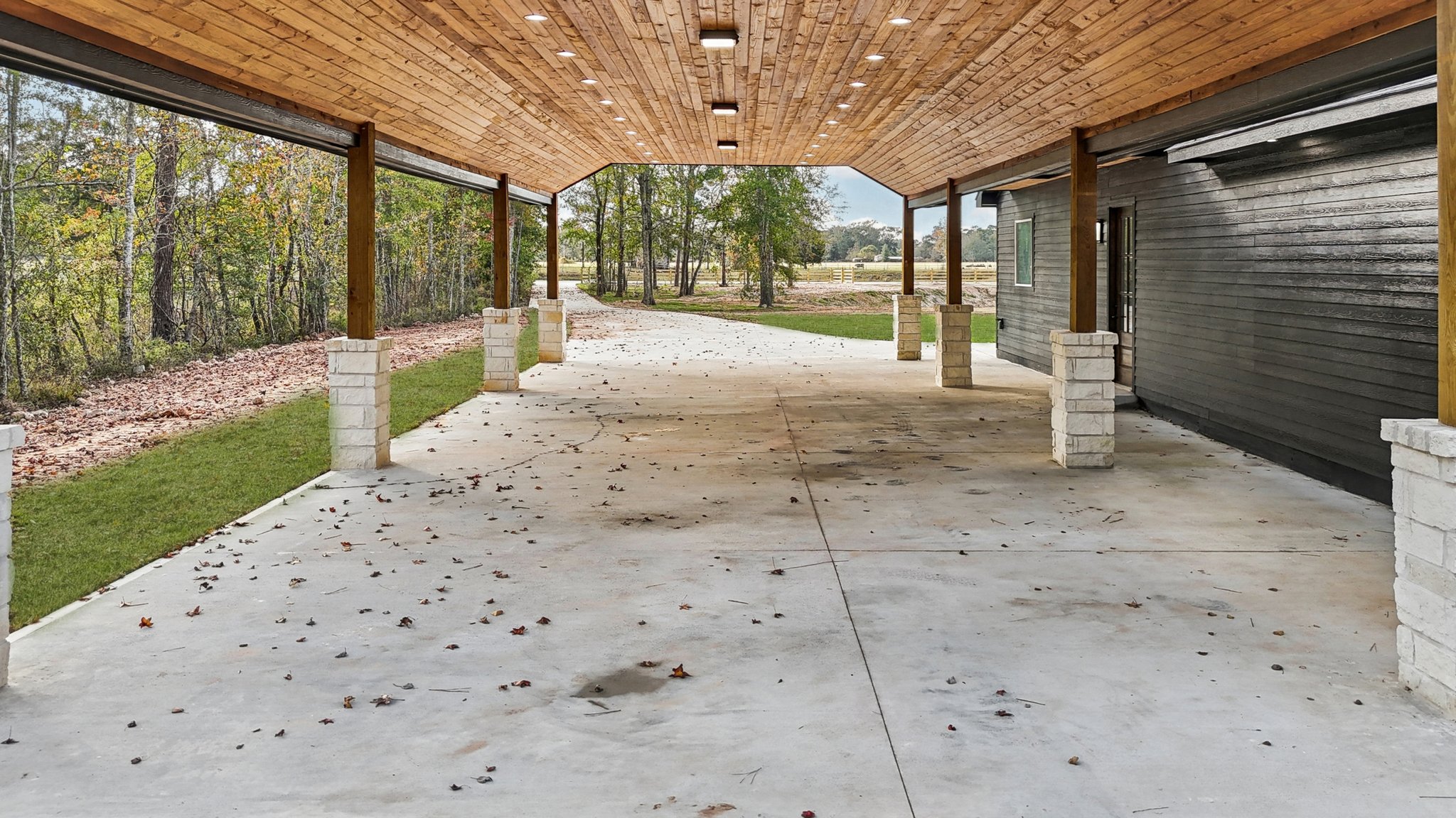 County Rd 301-L1811-073.jpg