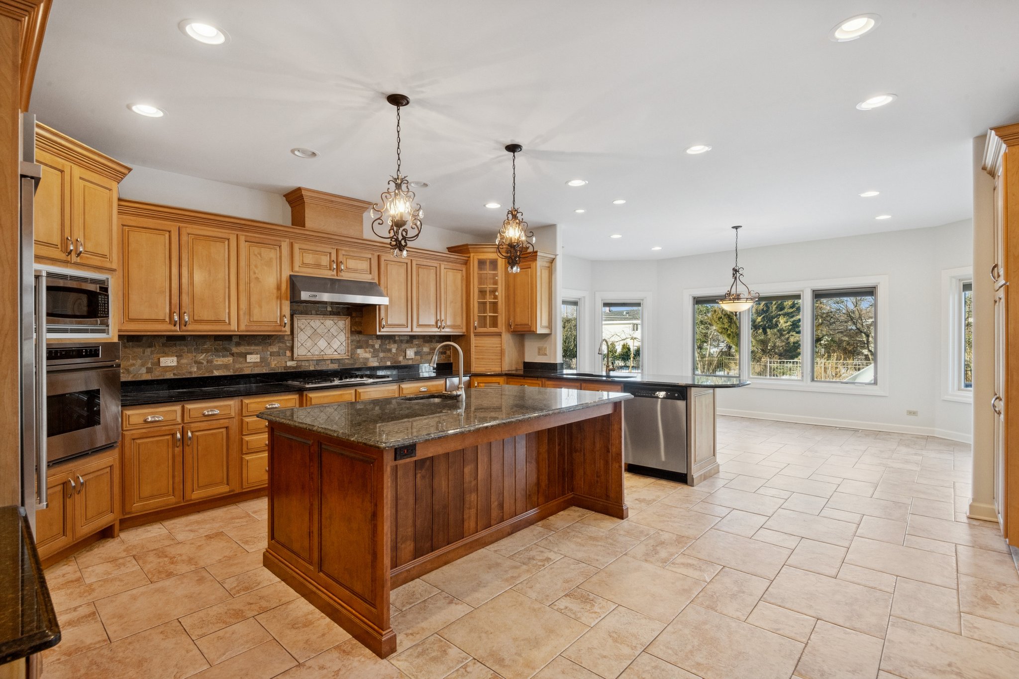 1183 - 21W770 Glen Park Rd_010.jpg