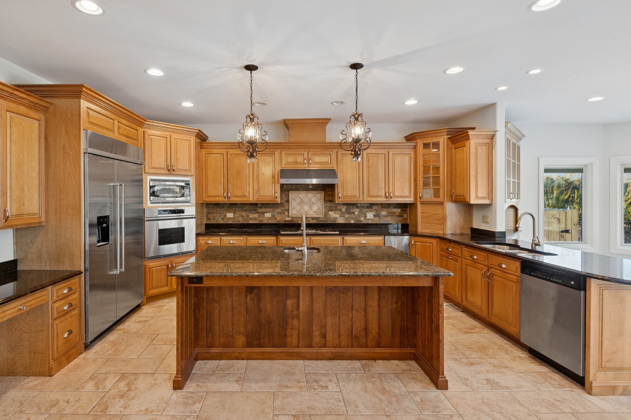 1183 - 21W770 Glen Park Rd_011.jpg