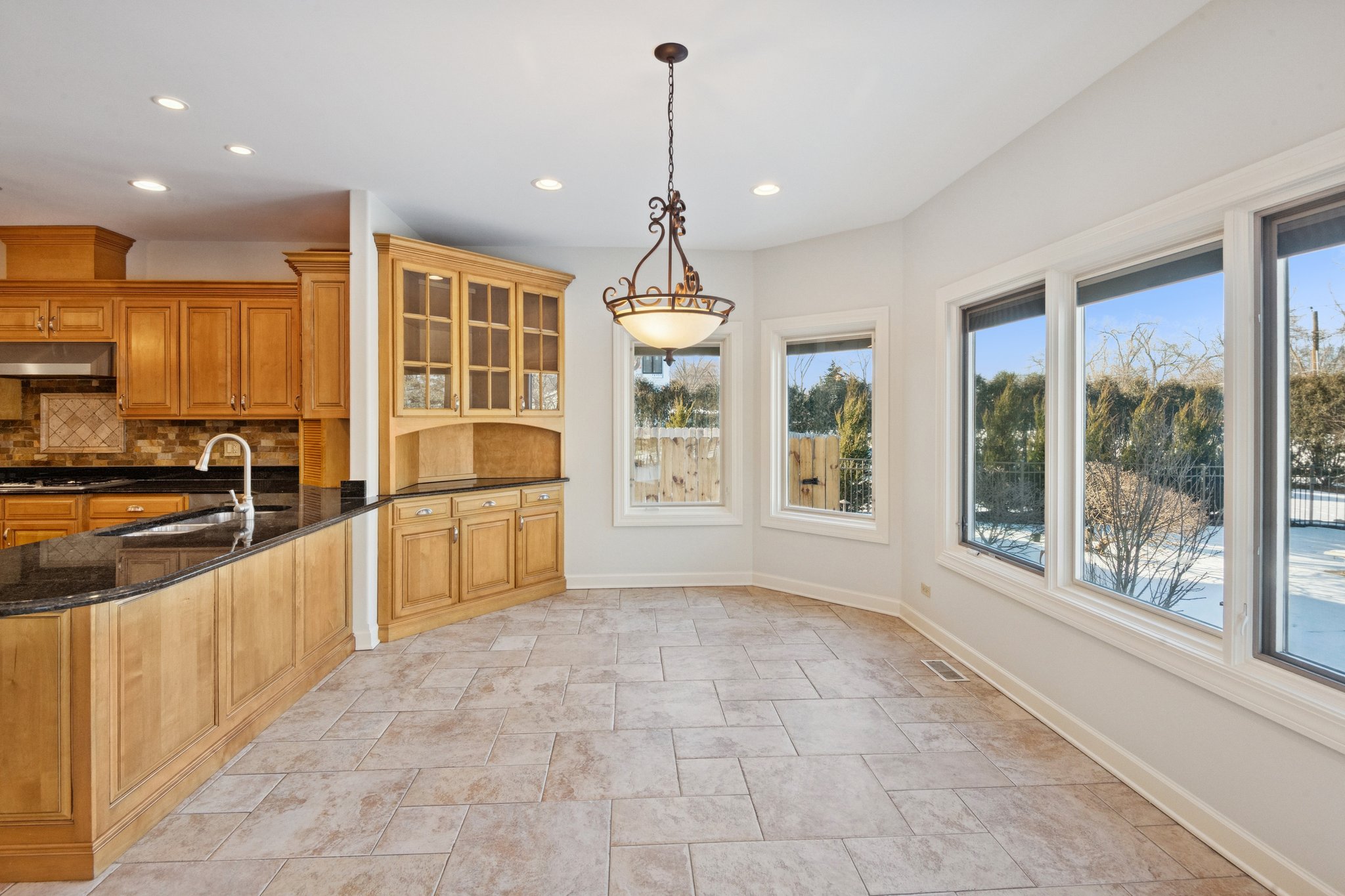 1183 - 21W770 Glen Park Rd_013.jpg