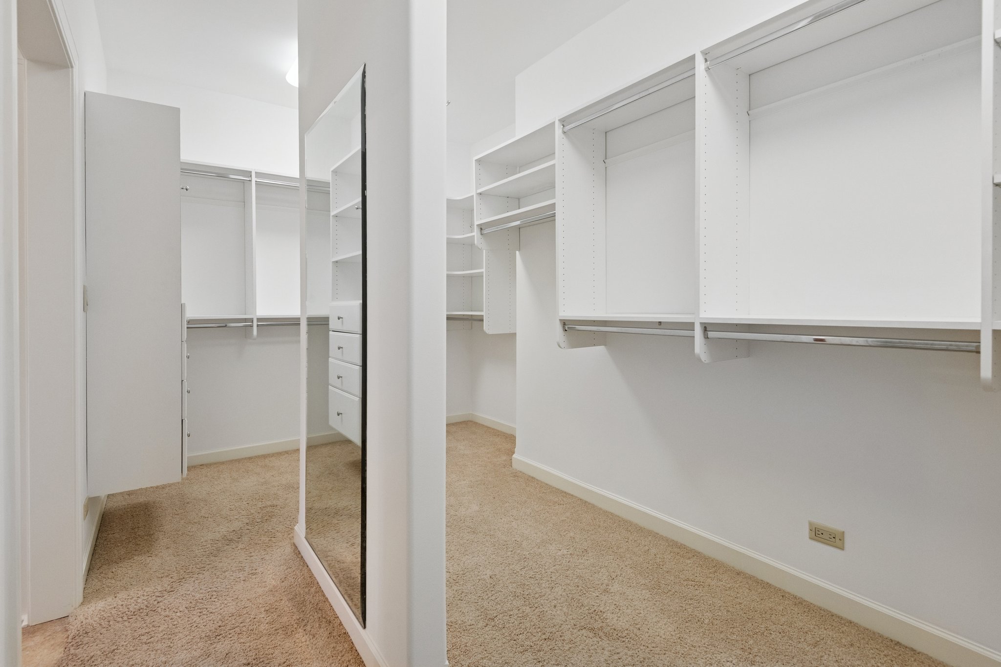 1183 - 21W770 Glen Park Rd_019.jpg