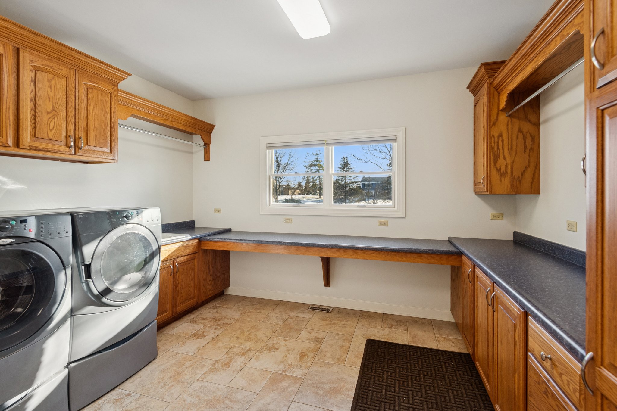 1183 - 21W770 Glen Park Rd_020.jpg