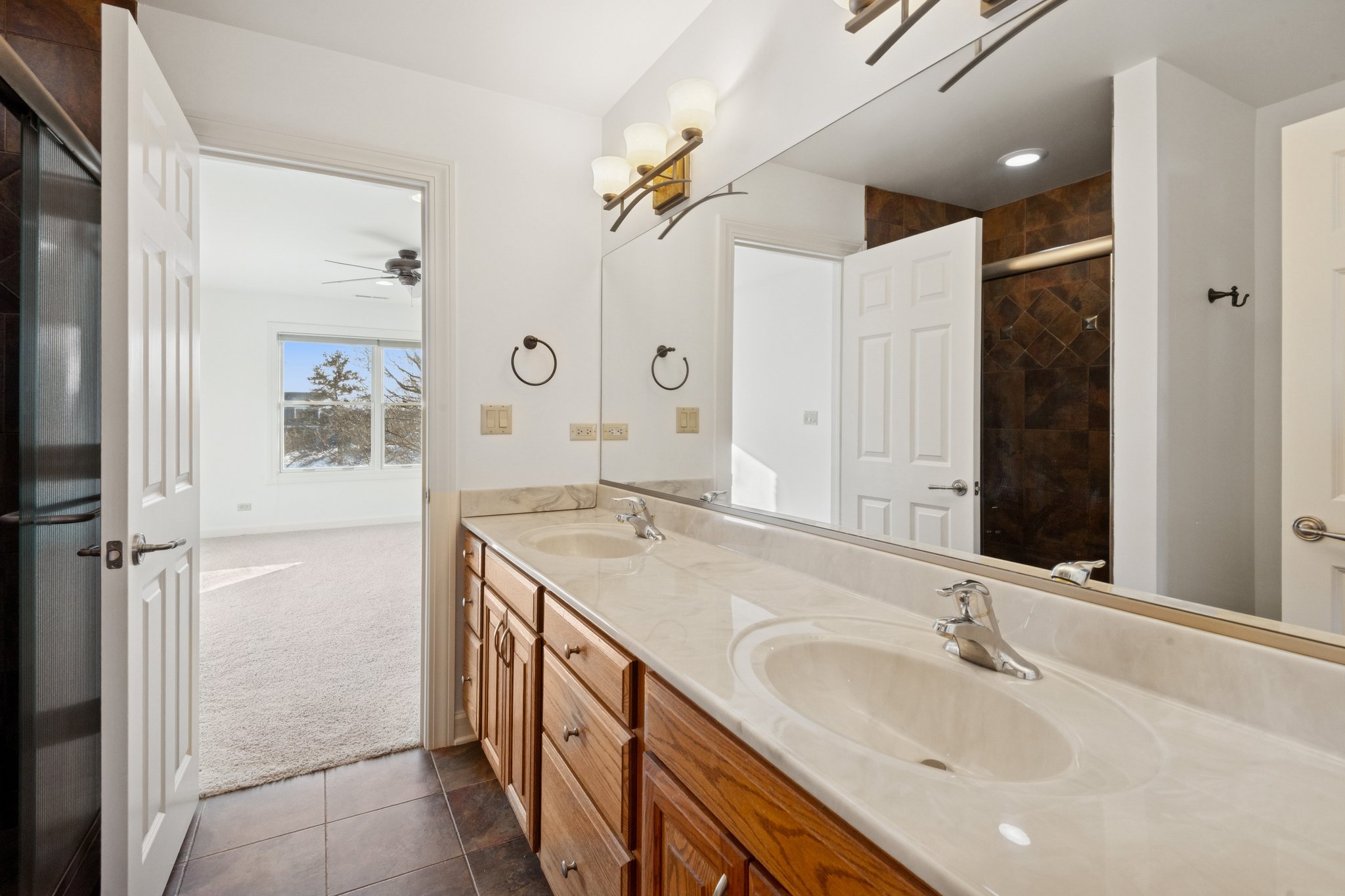 1183 - 21W770 Glen Park Rd_032.jpg