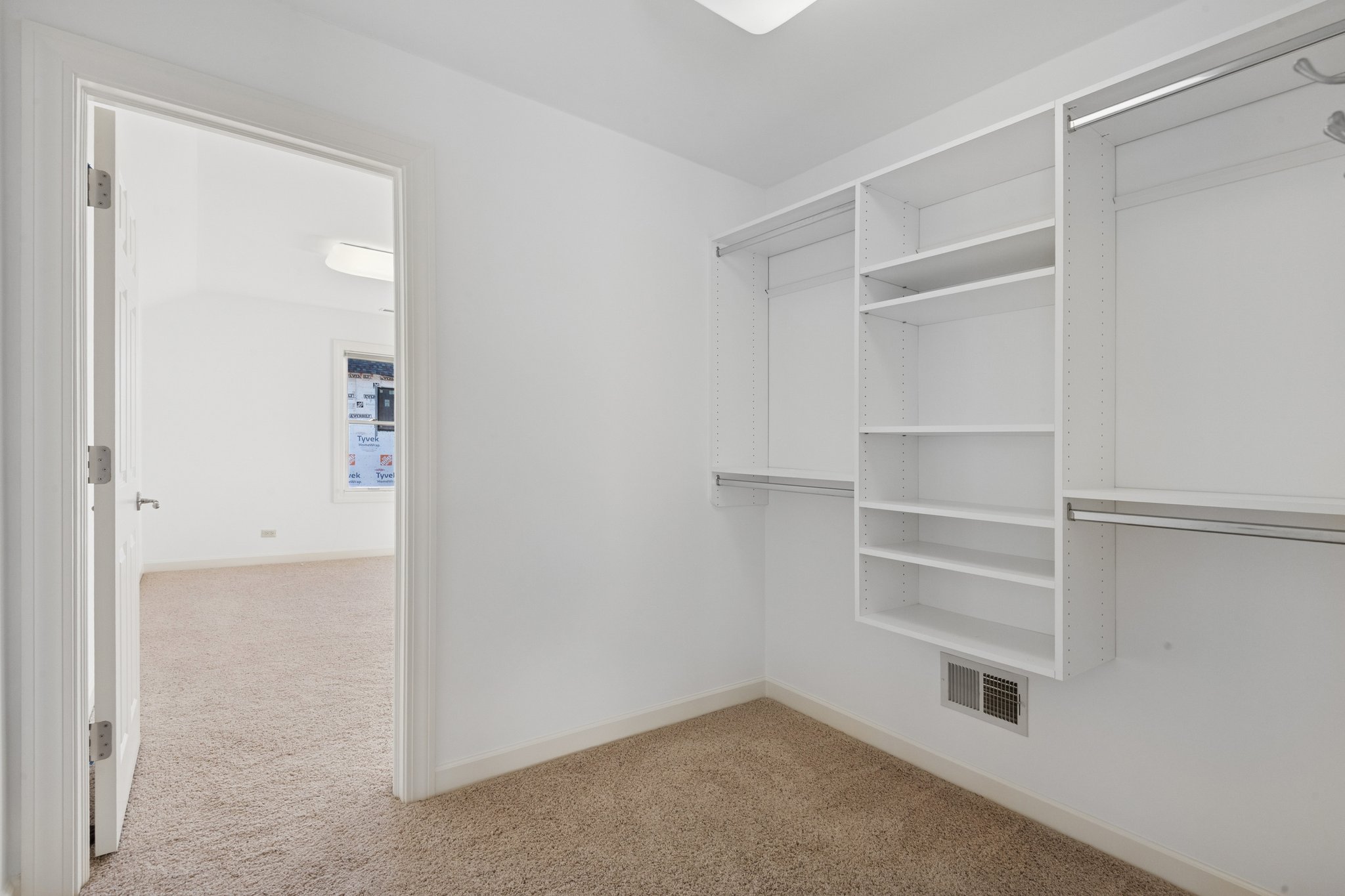 1183 - 21W770 Glen Park Rd_036.jpg