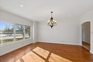 1183 - 21W770 Glen Park Rd_002.jpg