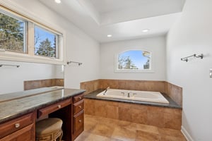 1183 - 21W770 Glen Park Rd_017.jpg