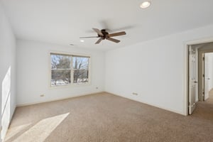 1183 - 21W770 Glen Park Rd_031.jpg