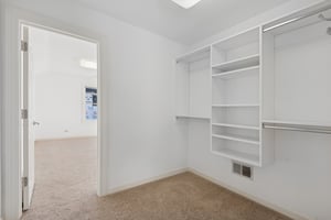 1183 - 21W770 Glen Park Rd_036.jpg