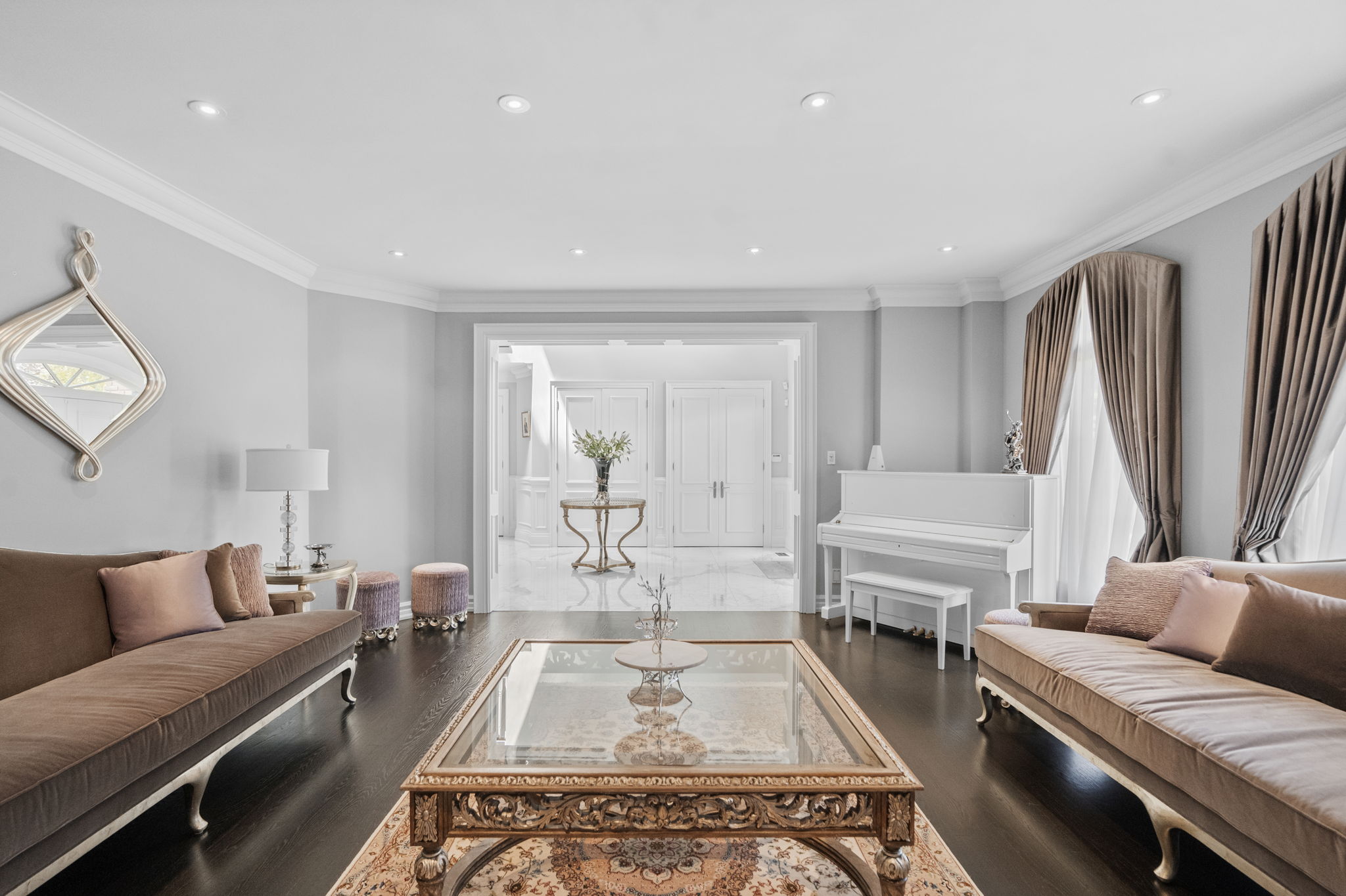 22 Berkindale Crescent Toronto, ON M2L 2A4