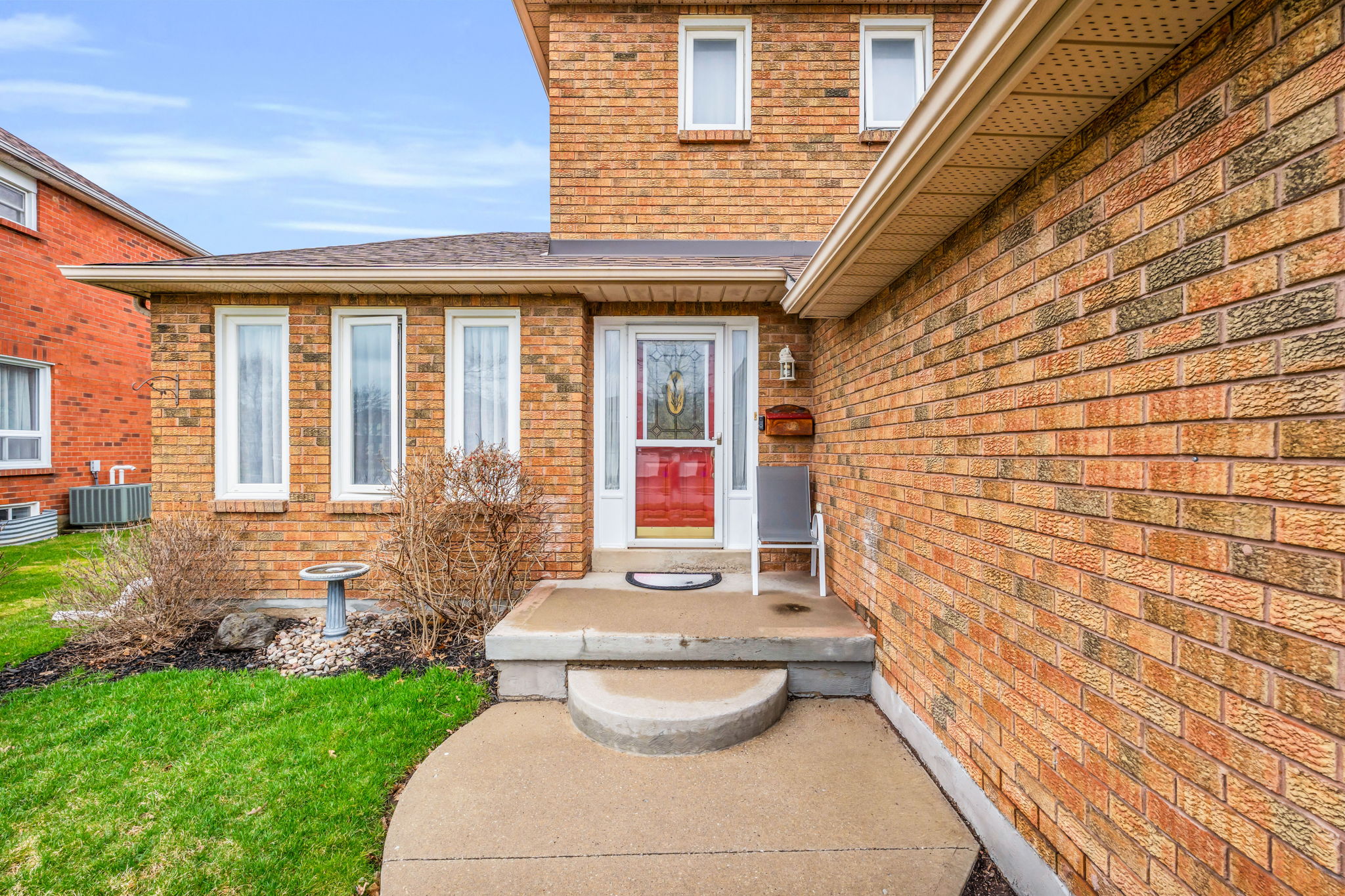 Front Porch/Entrance