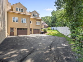 22 Casablanca Ct, Haverhill, MA 36