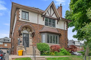 22 College View Ave, Toronto ON