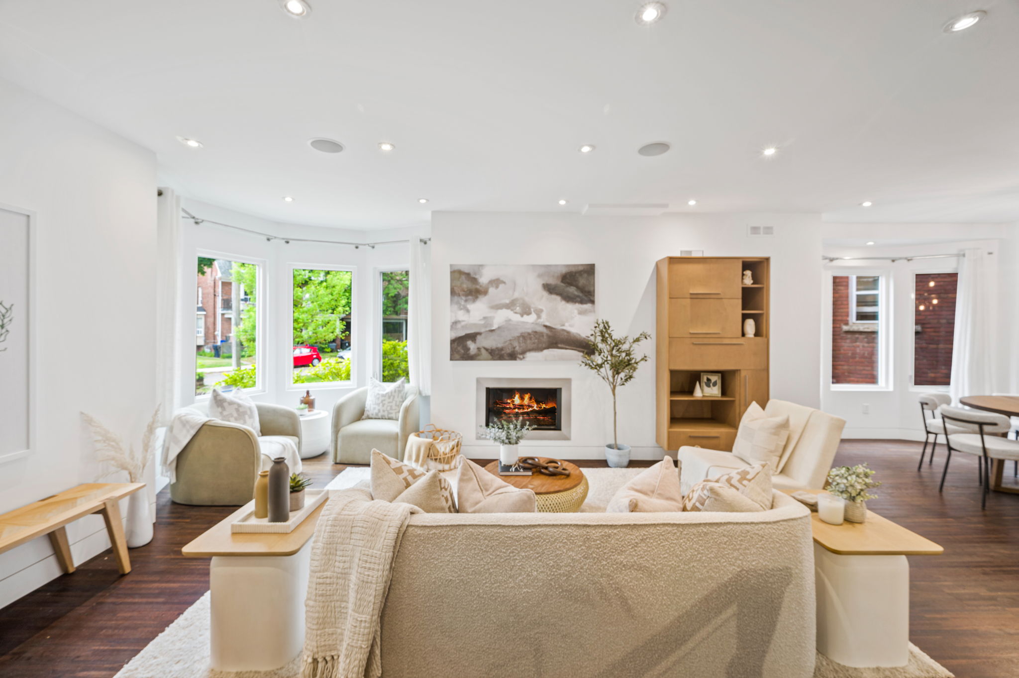 22 Columbine Ave Toronto, ON M4L 1P3