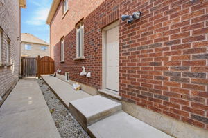  Photo 39