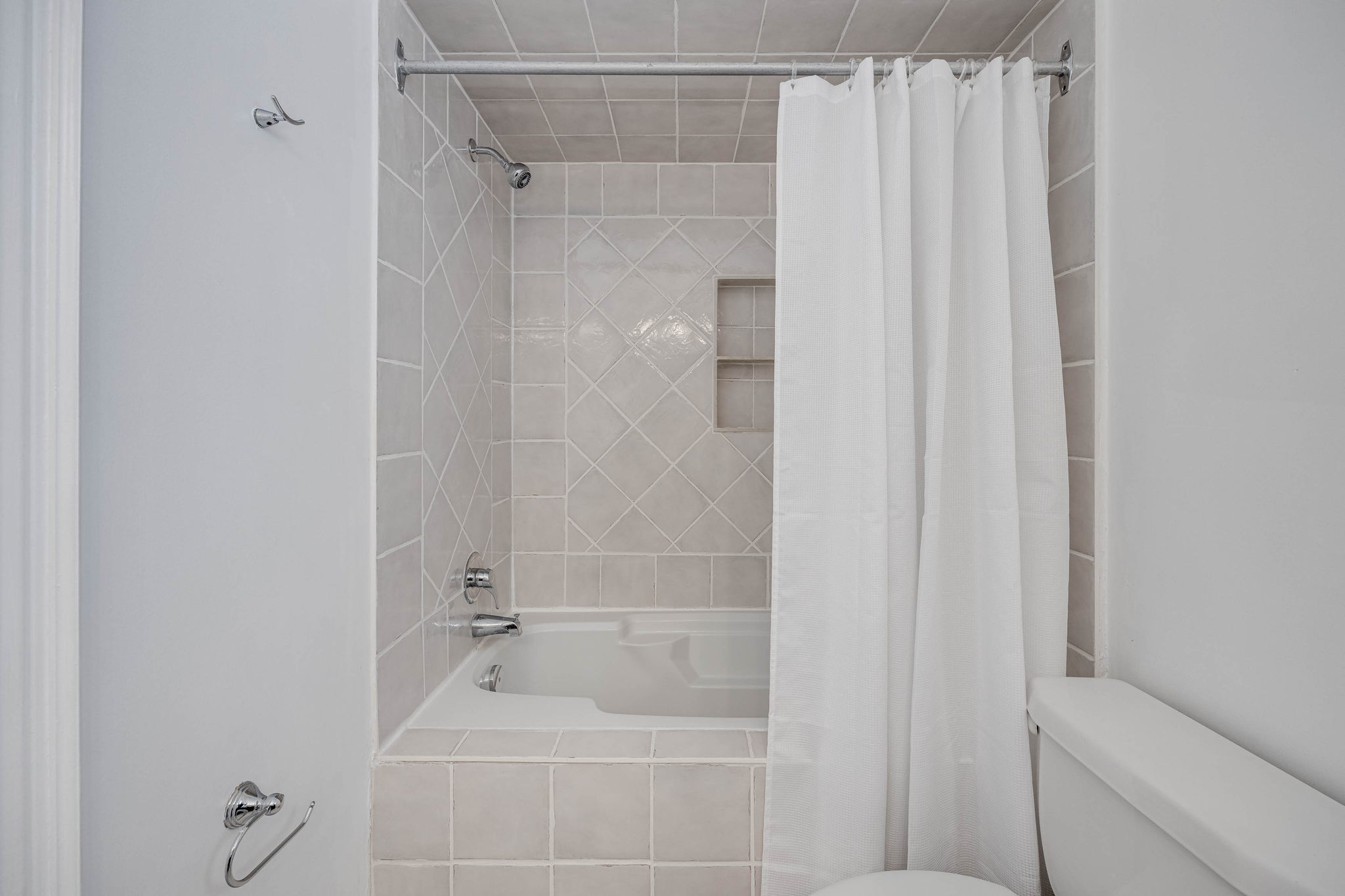 Toronto property showcase — delivered property photograph 33