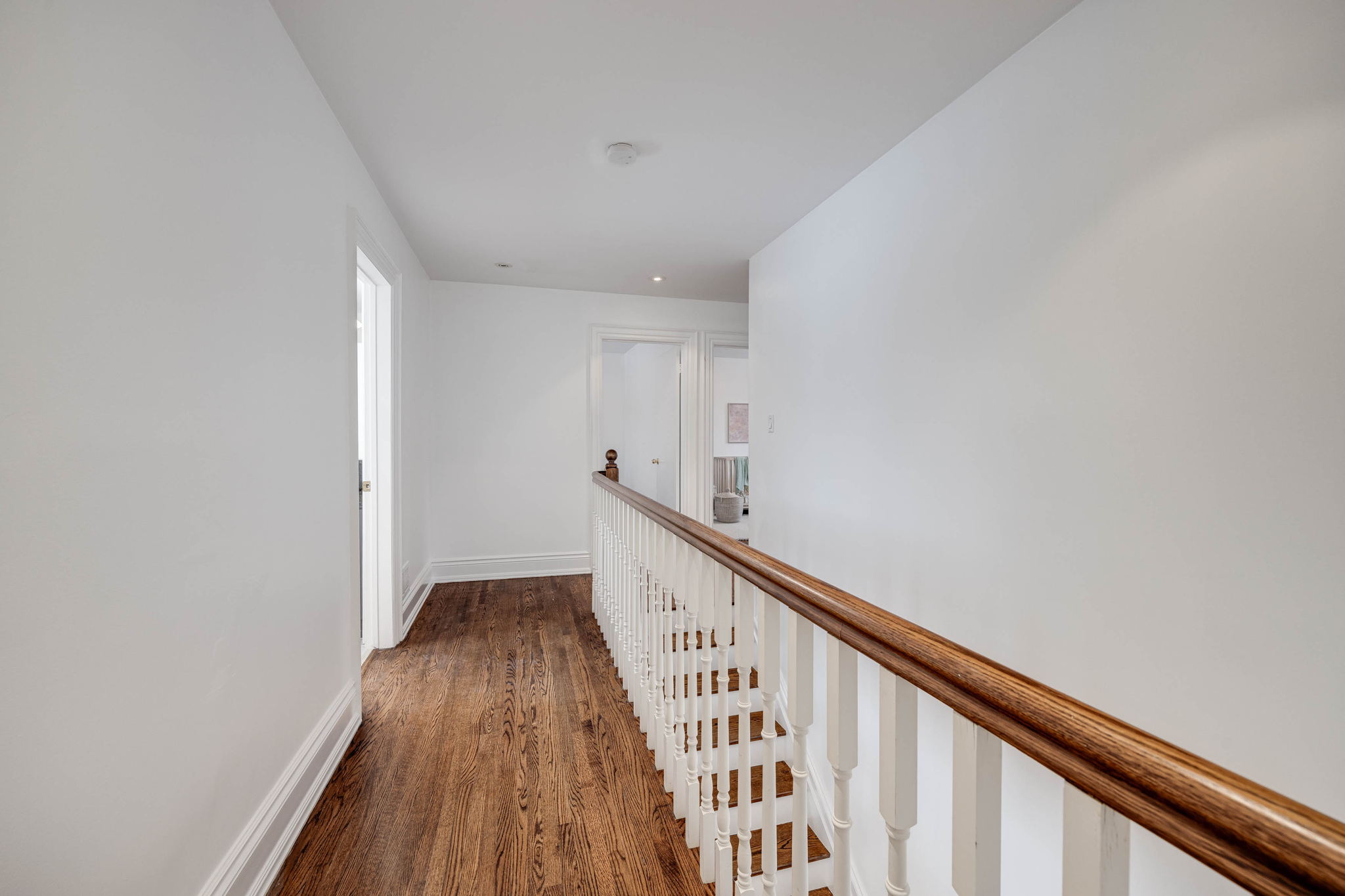 Toronto property showcase — delivered property photograph 34