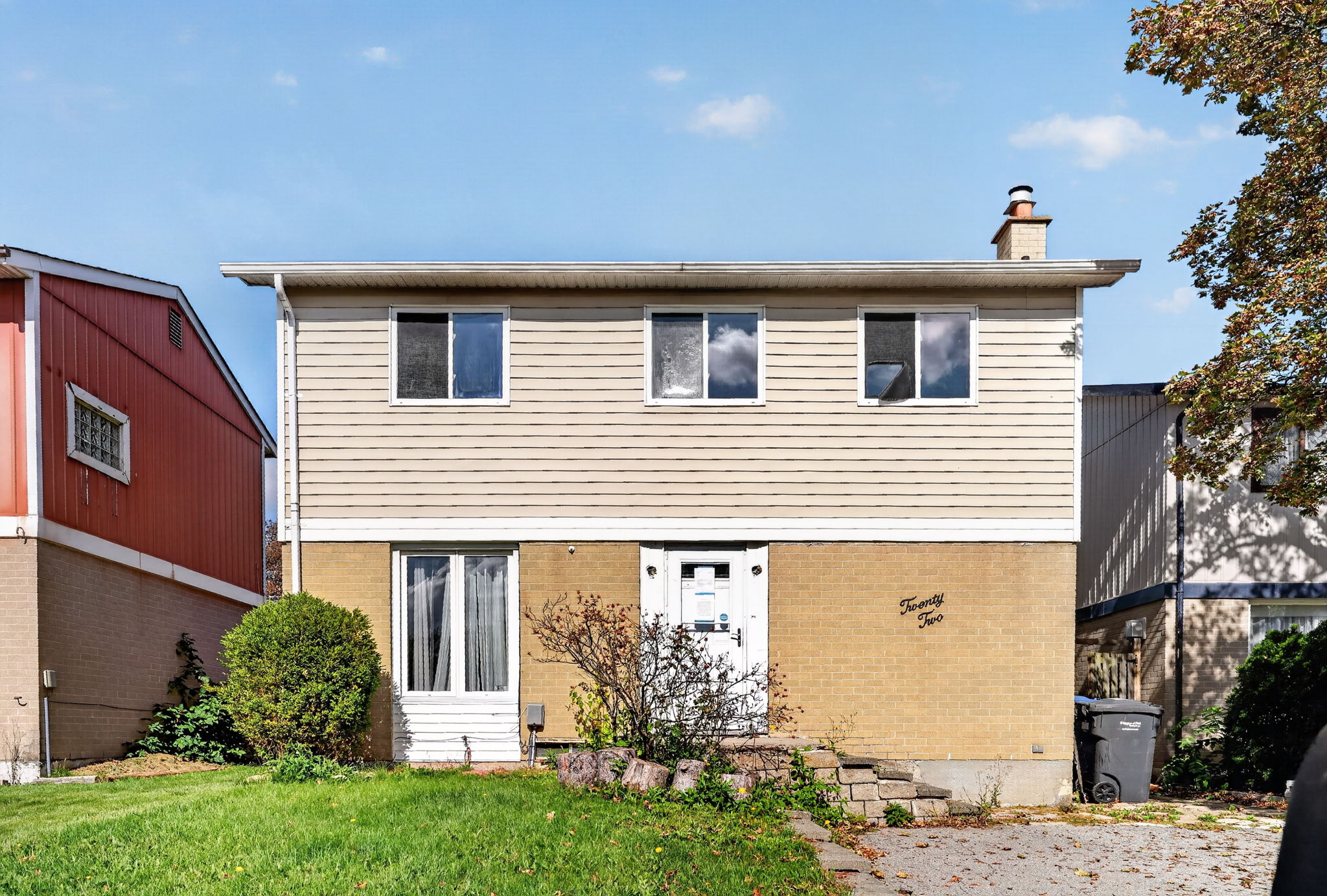 22 Grand Valley Dr Brampton, ON L6S 2L1