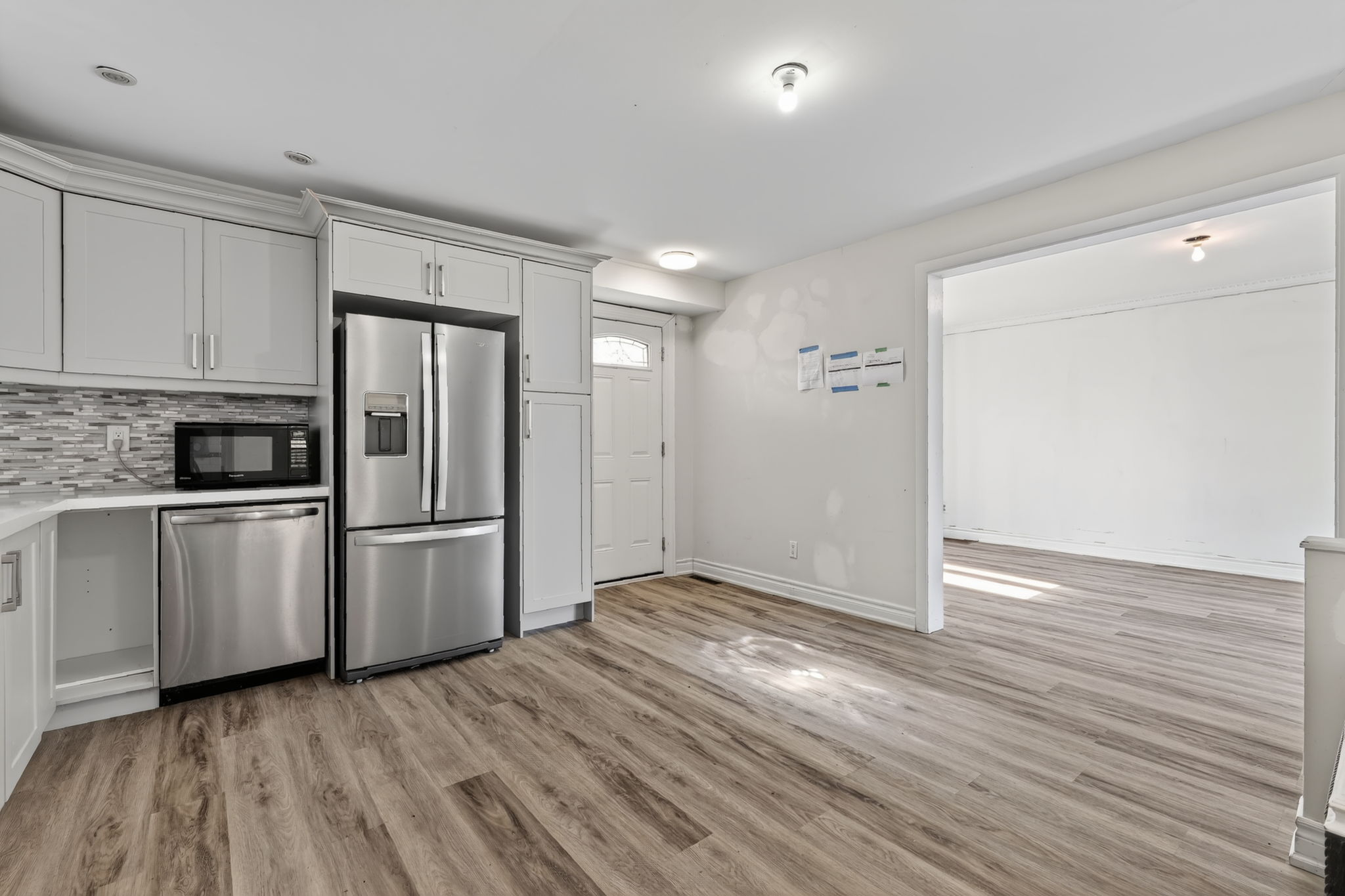 22 Grand Valley Dr Brampton, ON L6S 2L1