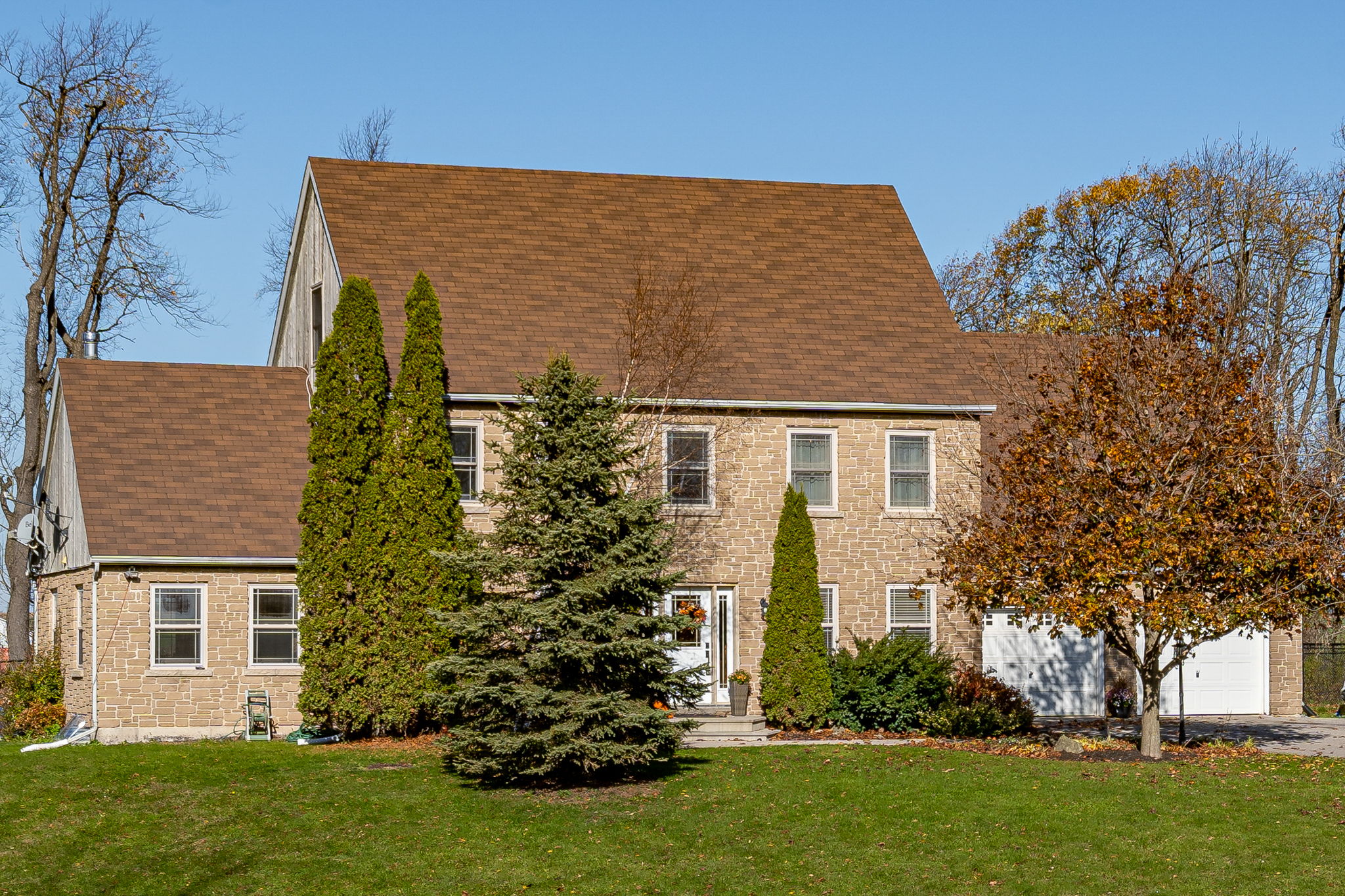 22 Greenwood Crescent, Orangeville, ON L9W, US