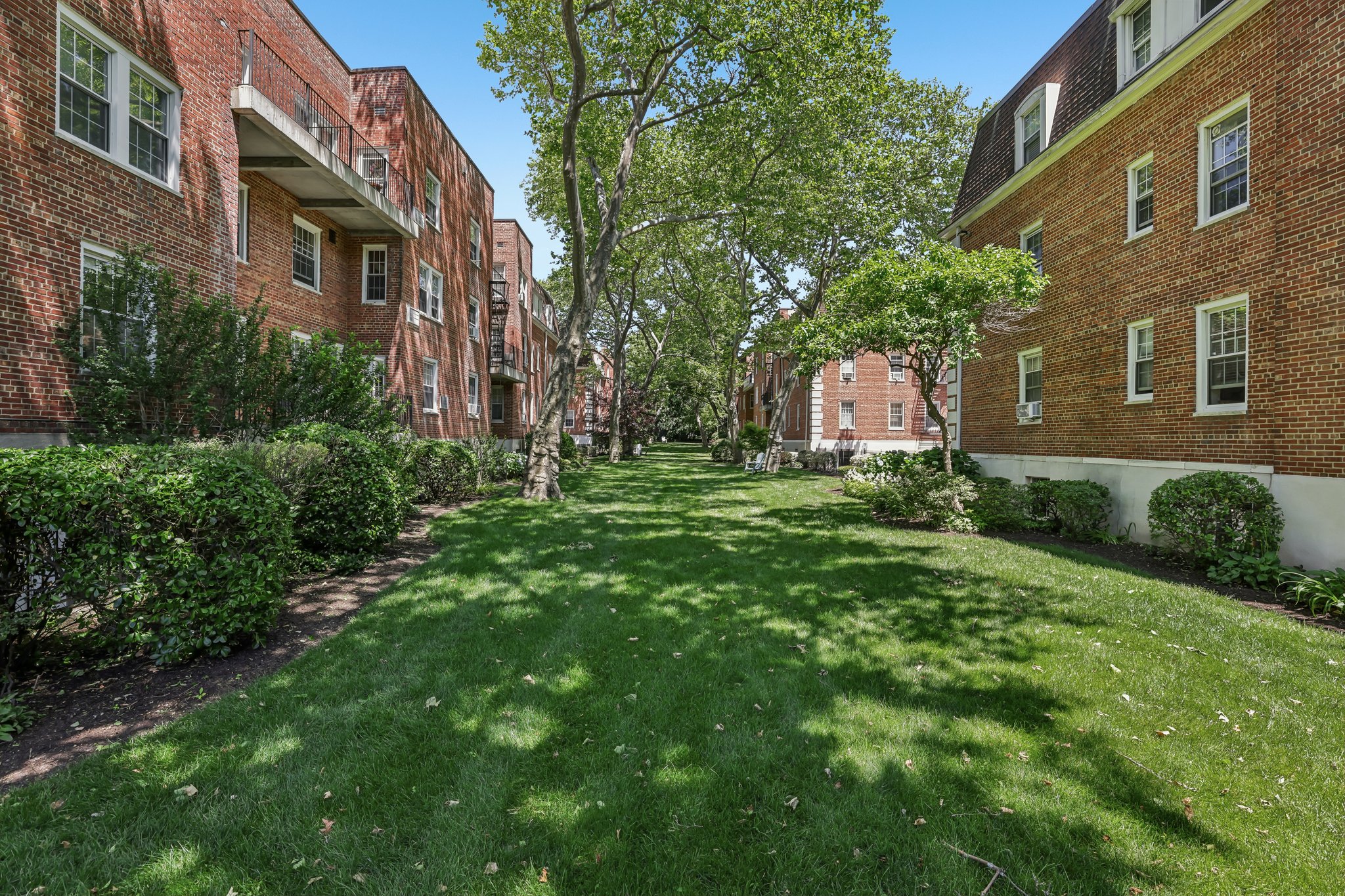 Hamilton Pl I3-S1706-030.jpg
