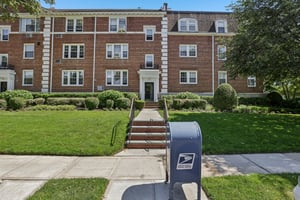 Hamilton Pl I3-S1706-003.jpg
