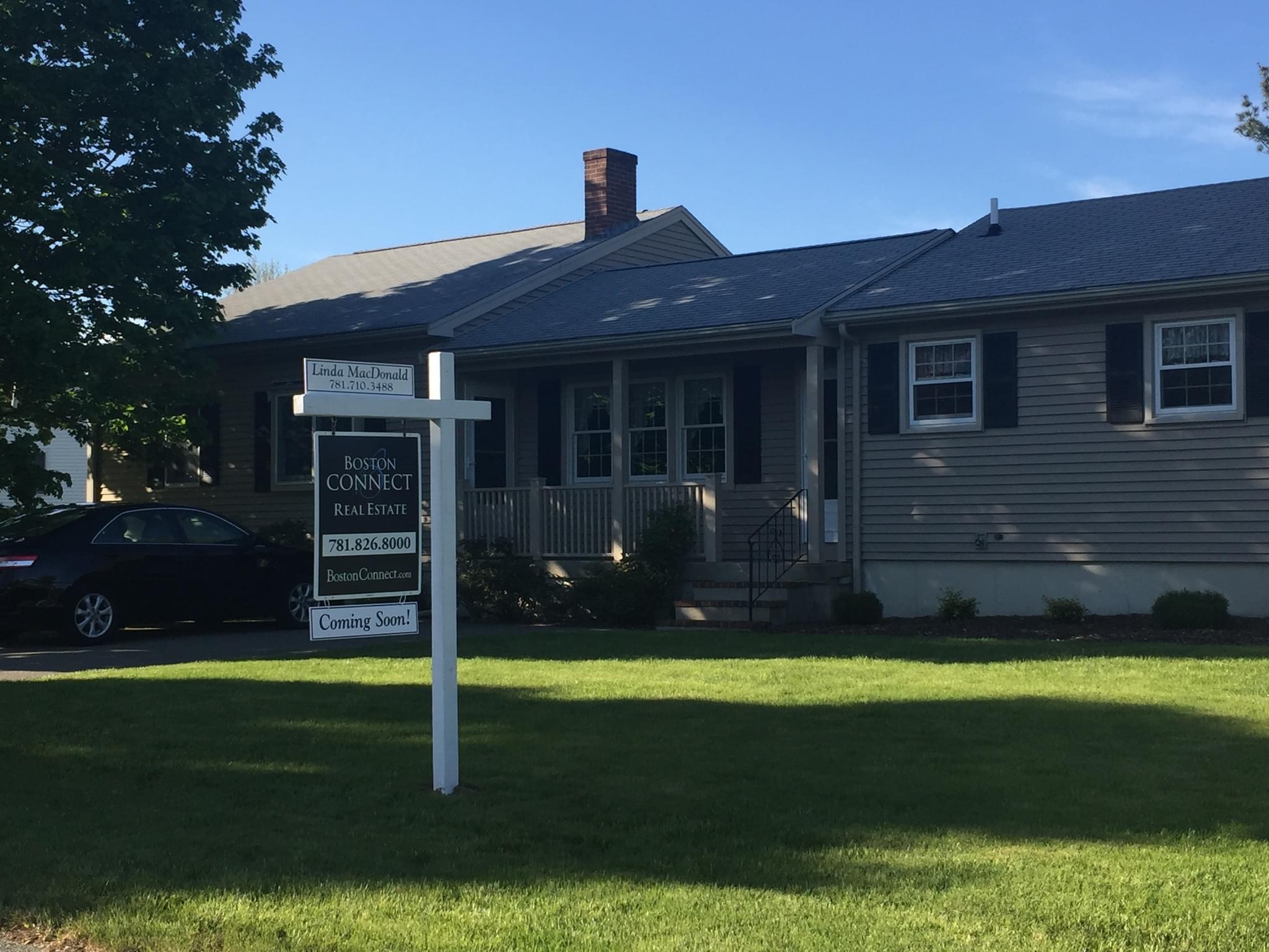 22 Hopkins Drive, Whitman, Whitman, MA 02382 Tom Sheehan Photography