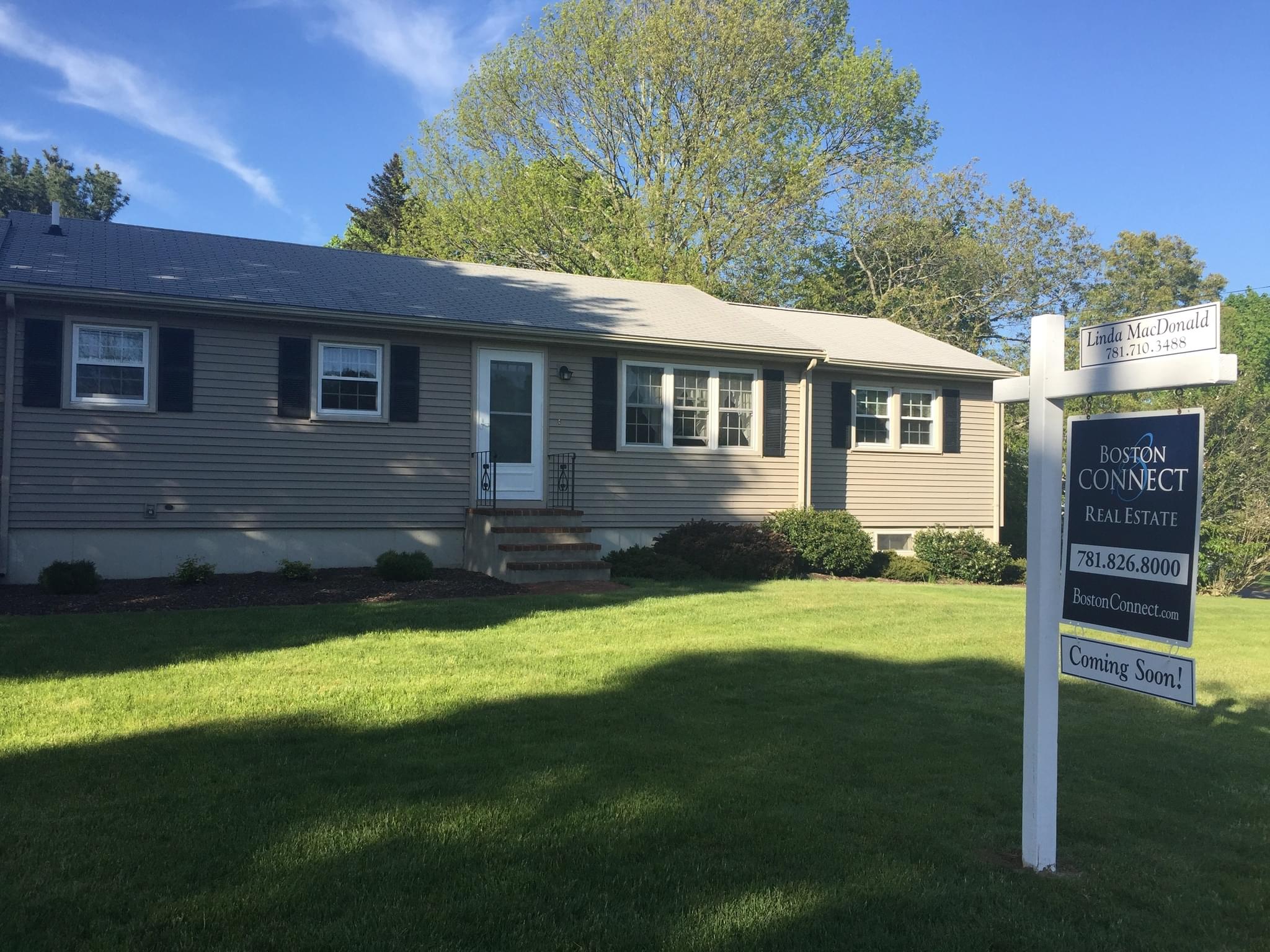 22 Hopkins Drive, Whitman, Whitman, MA 02382 Tom Sheehan Photography