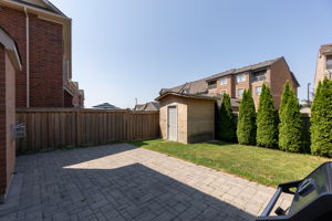  Photo 33