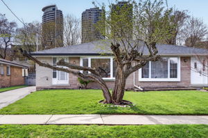 22 Lormar Dr, Etobicoke, ON M9B 4V6, Canada Photo 2