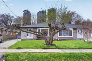 22 Lormar Dr, Etobicoke, ON M9B 4V6, Canada Photo 3