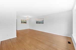 22 Lormar Dr, Etobicoke, ON M9B 4V6, Canada Photo 4