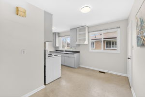 22 Lormar Dr, Etobicoke, ON M9B 4V6, Canada Photo 5