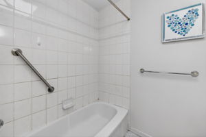 22 Lormar Dr, Etobicoke, ON M9B 4V6, Canada Photo 11
