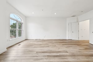 Lydia Dr-S1309-032.jpg