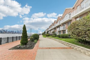 Lydia Dr-S1309-057.jpg