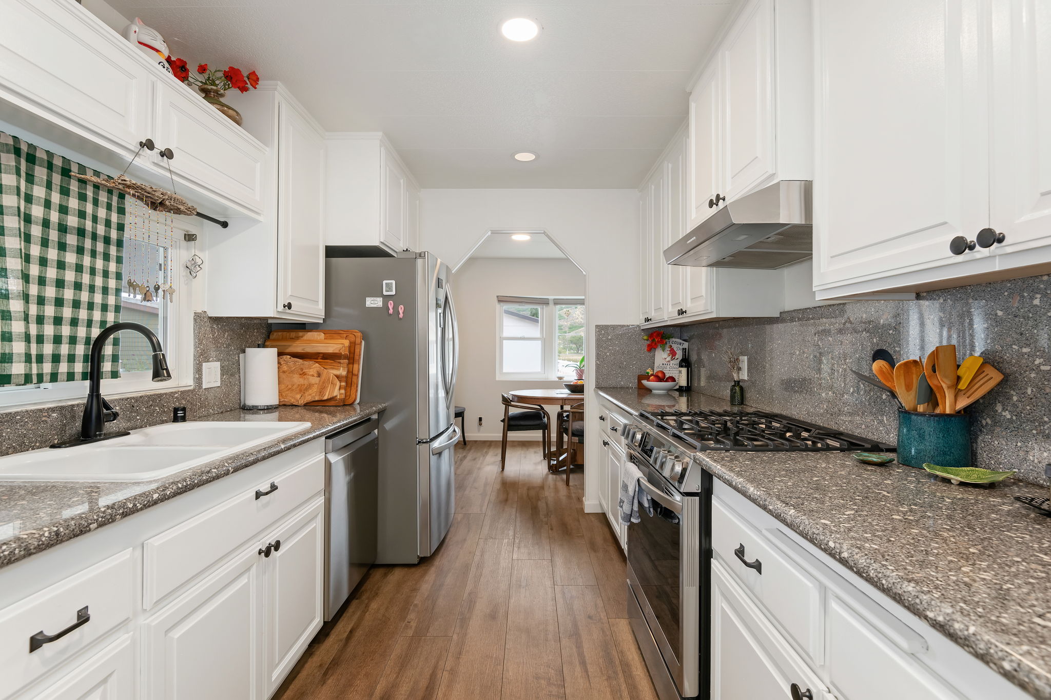 12-Kitchen