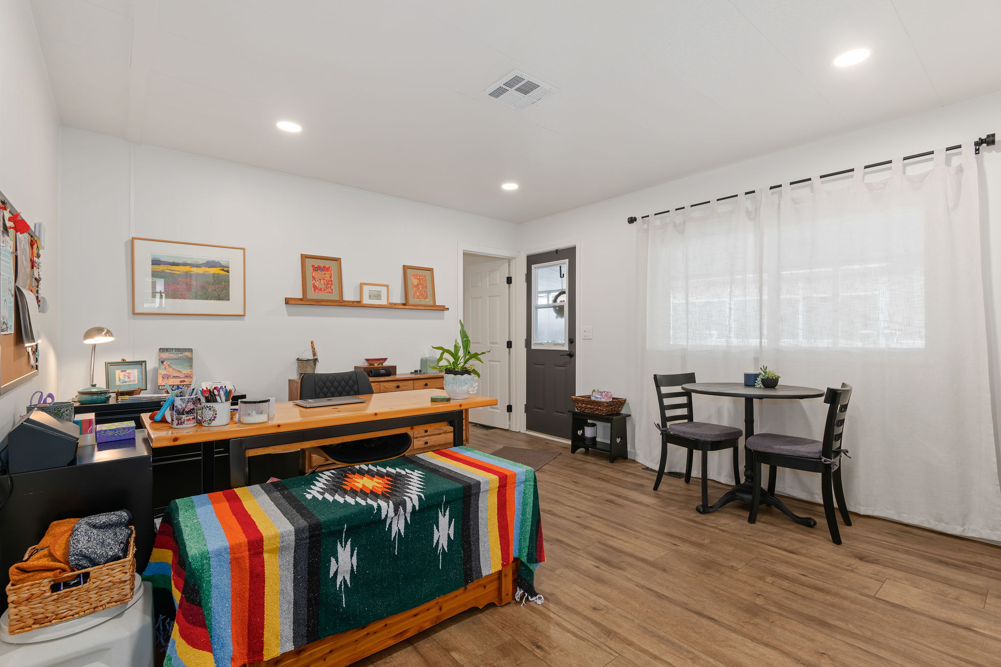 16-Family Room