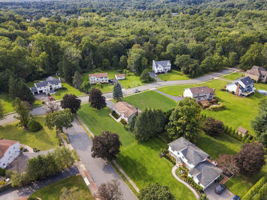 Located in a timeless Towaco neighborhood with sidewalks, tree-lined streets and two nearby cul-de-sacs, the home is close to Montville Township schools, Montville Community Park, the Towaco train station, Rails Steakhouse, local restaurants and shops, and Routes 287, 80 and 46.