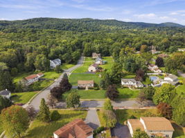 Located in a timeless Towaco neighborhood with sidewalks, tree-lined streets and two nearby cul-de-sacs, the home is close to Montville Township schools, Montville Community Park, the Towaco train station, Rails Steakhouse, local restaurants and shops, and Routes 287, 80 and 46.