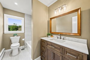 Main Bath-1st Floor