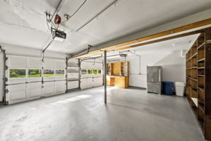 Freshly Painted 2 Car Garage -Ground Level