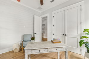 Bedroom / Office
